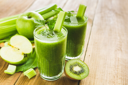 Plano detox de uma semana à base de sucos verdes