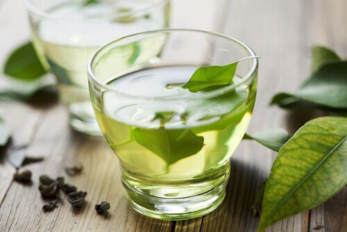 Chá verde para desintoxicar o corpo