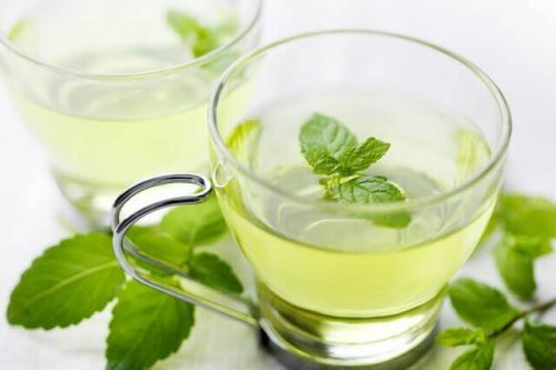 Chá de menta ajuda a combater a halitose