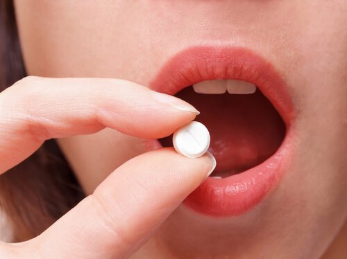Medicamentos podem causar sabor metálico na boca