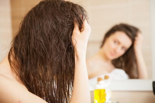 Azeite de oliva para o cabelo seco