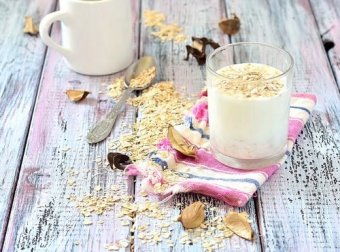 Os benefícios de consumir leite de aveia