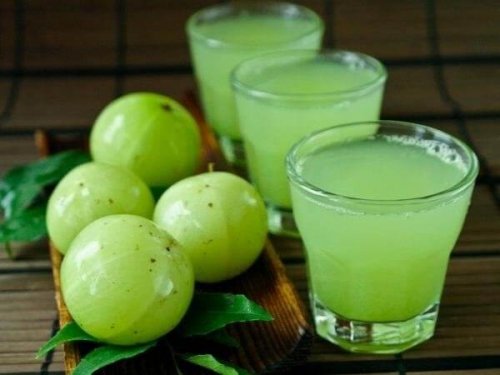 A groselha da India é um dos alimentos para aumentar as plaquetas