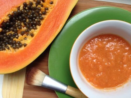 Creme de mamão, aveia e óleo de abacate para reduzir as linhas de expressão
