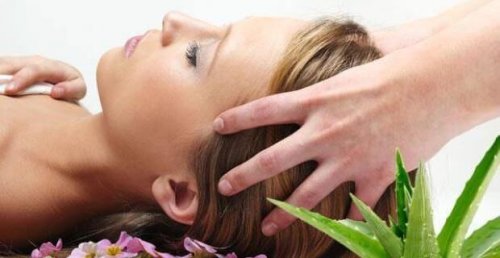 Massagens capilares para prevenir a queda de cabelo