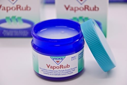 Por que não se deve usar o Vick Vaporub em menores de dois anos? Por que não se deve usar o Vick Vaporub em menores de dois anos?