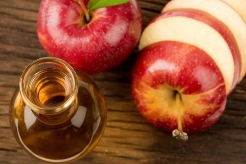 Vinagre de maçã para combater a dor de garganta