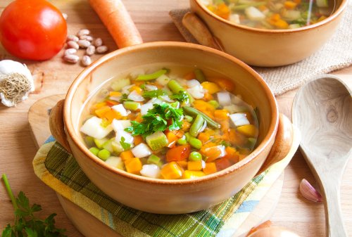 Caldos de legumes e verduras
