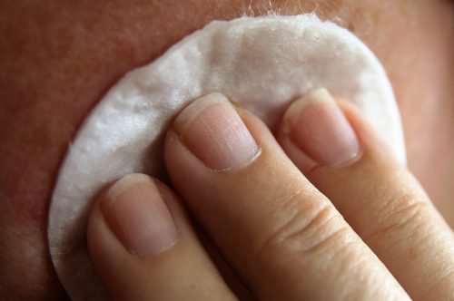 Descubra qual é o melhor esfoliante facial segundo o seu tipo de pele Descubra qual é o melhor esfoliante facial segundo o seu tipo de pele