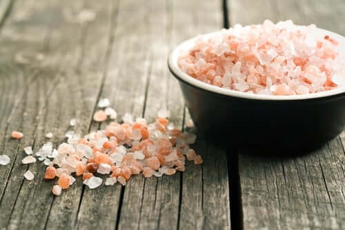 Os 10 principais benefícios do sal rosa do Himalaia são verdadeiros?