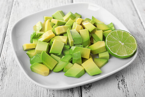 O abacate é um dos alimentos que acalmam a ansiedade