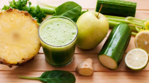 Bebidas detox para perder peso de abacaxi e pepino