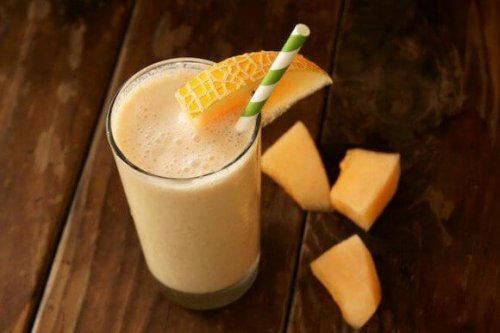 Vitamina de melão e cenoura