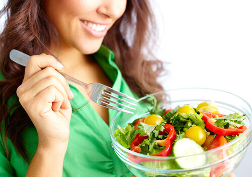 Salada ajuda a combater o sobrepeso