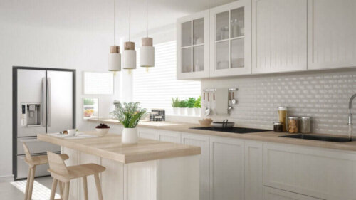 Para decorar cozinhas pequenas, a distribuição é fundamental