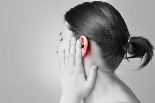 Água no ouvido pode provocar dor
