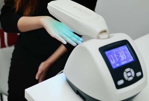 A fototerapia e a fotoquimioterapia são tratamentos utilizados para algumas condições da pele