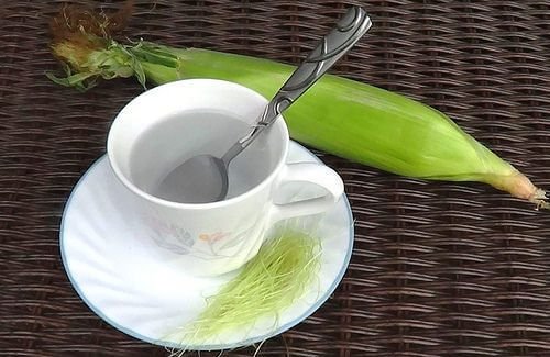 Chá de cabelo de milho para combater a cistite naturalmente