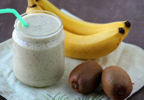 Vitamina de banana e kiwi para prevenir as câimbras musculares