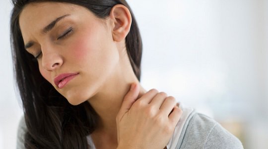10 simples exercícios que aliviam a dor no pescoço