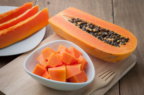 Mamão para fazer uma batida nutritiva
