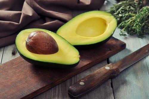 O abacate é um dos alimentos que não podem faltar