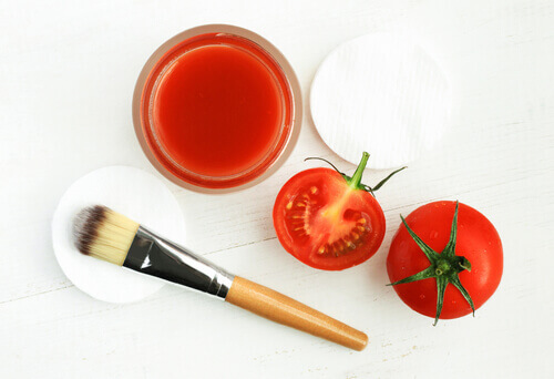 Tomate para eliminar os cravos