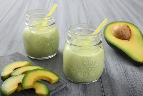 Vitamina de abacate e iogurte natural