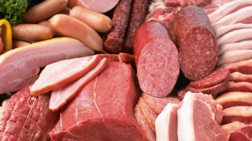 Não se deve comer embutidos quando tem inflamação
