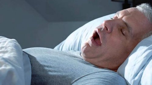 A apneia pode ser um problema do sono causado por diabetes