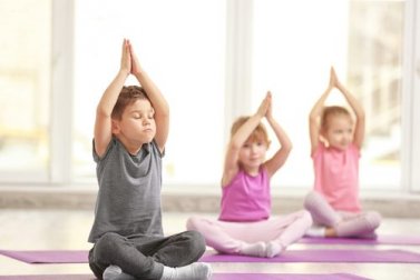 3 fabulosos benefícios do ioga para crianças