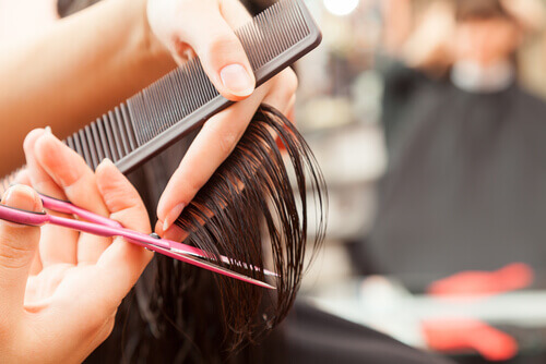 Cortar o cabelo regularmente
