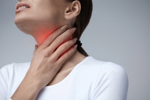 soluções naturais para aliviar a dor de garganta