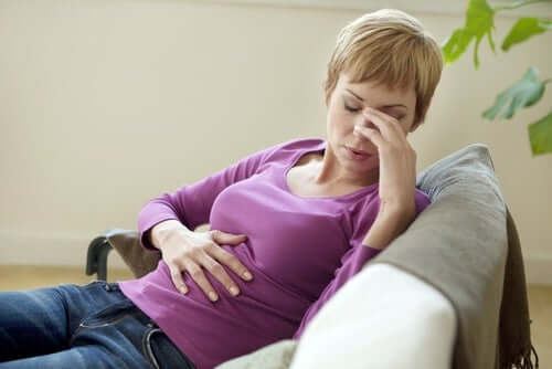 A distensão abdominal pode ocasionar dores e incômodos