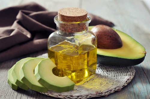 Abacate e azeite ajudam a reduzir as olheiras naturalmente