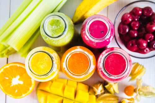 Vitaminas e sucos coloridos para todos os dias da semana Vitaminas e sucos coloridos para todos os dias da semana