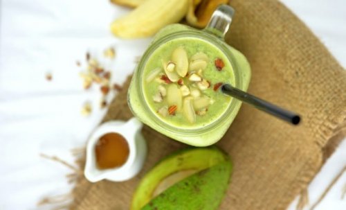 Vitamina de abacate e nozes
