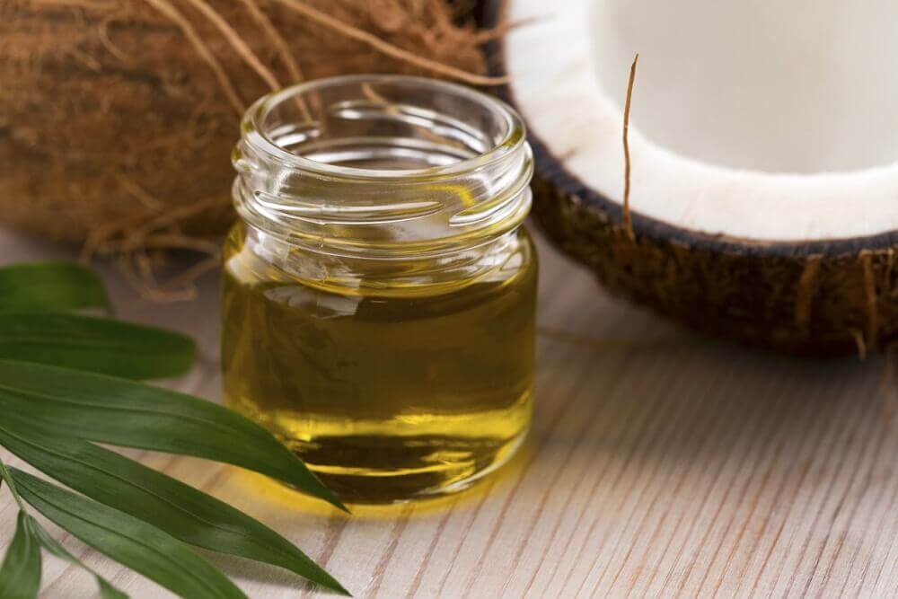 Óleo de coco para remover a maquiagem