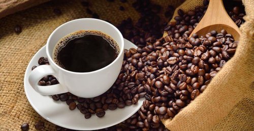 O café nos ajuda a evitar o sono de manhã