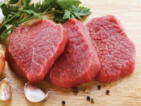 Carnes vermelha não é bom para quem sofre de constipação.