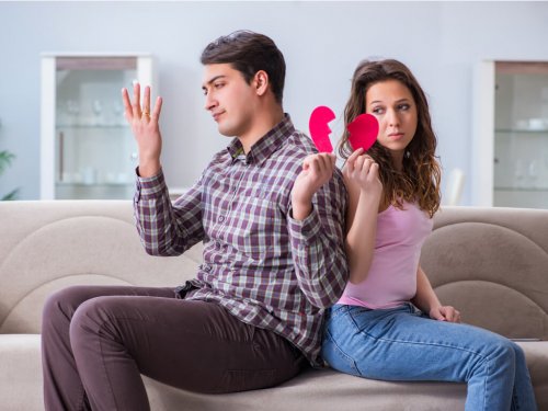 Casal atravessando uma separação temporária