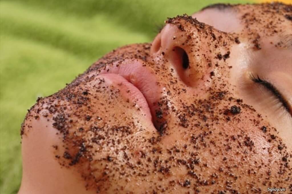 Esfoliante de café no rosto
