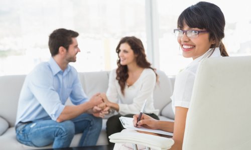 Casal resolvendo sua relação intermitente