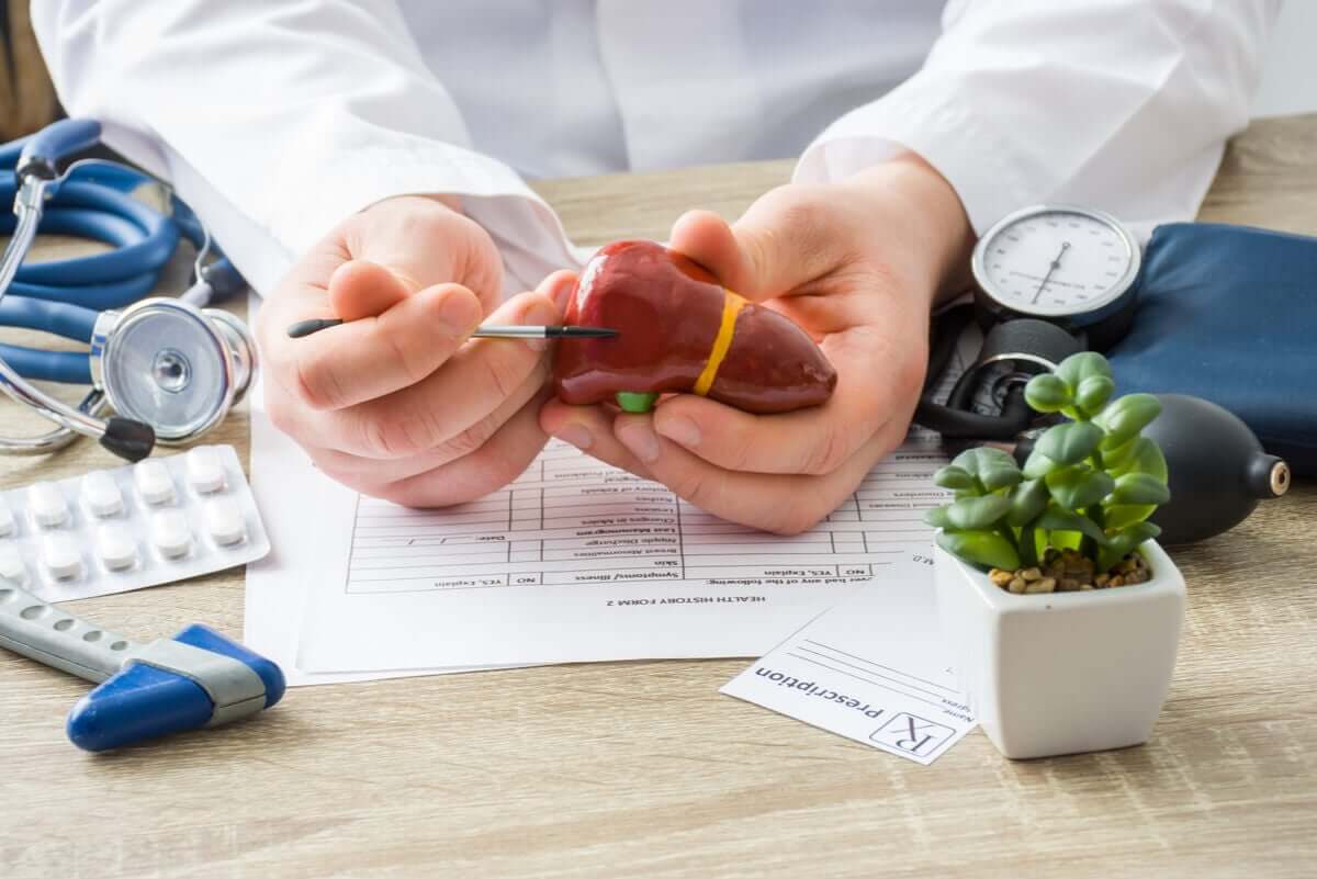 Uso indevido de paracetamol afeta o fígado.