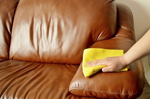 Limpar móveis de couro