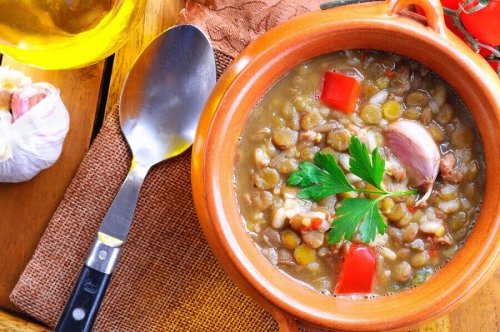 Sopa de lentilhas, couve e batata doce