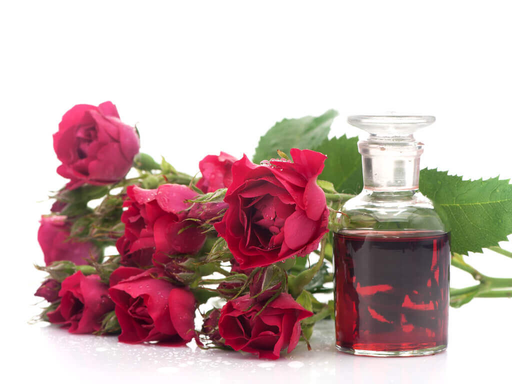 Óleo de camélia para remover a maquiagem