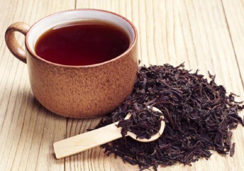 Chá preto ajuda a combater a inflamação das pálpebras
