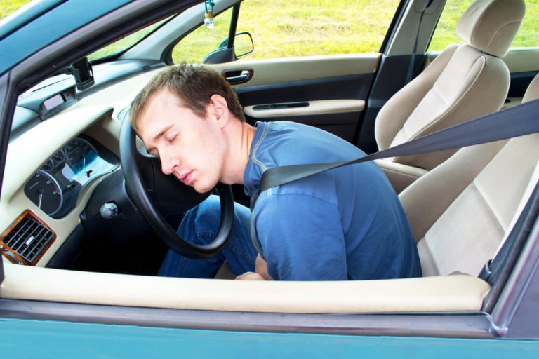 9 dicas para não adormecer dirigindo