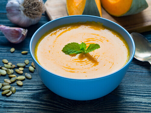 Alho, sementes de abóbora e hortelã contra parasitas intestinais